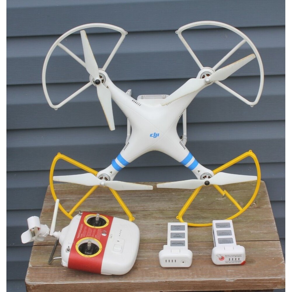 DJI Phantom 2 P330Z Drone PARTS/REPAIR w/Remote Control, Batteries UNTESTED READ
